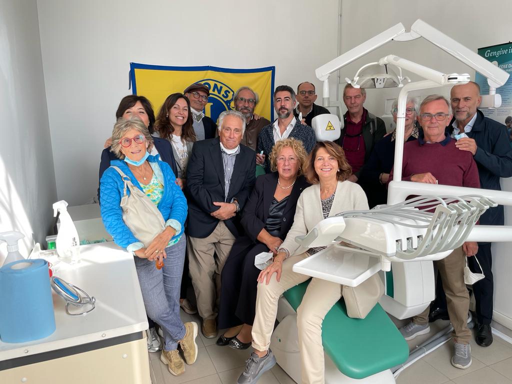 Donazione radiografo Centro Ascolto medico Novi Ligure